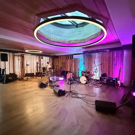 圣弗朗蒂舍克度假胜地 - 俄里拜科夫布达酒店 2* Špindlerŭv Mlýn